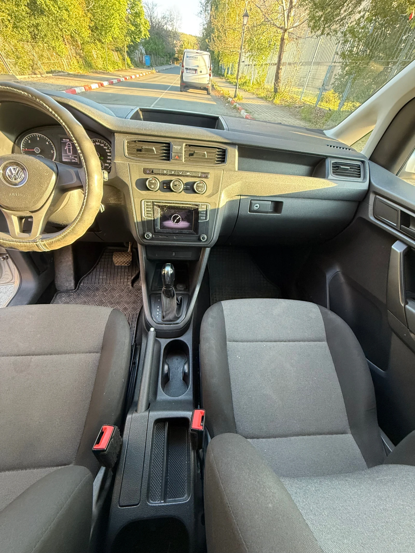 VW Caddy КАТО НОВА! - изображение 10