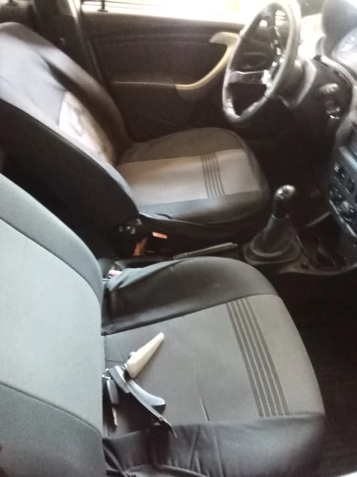 Dacia Sandero 1.4i - изображение 8