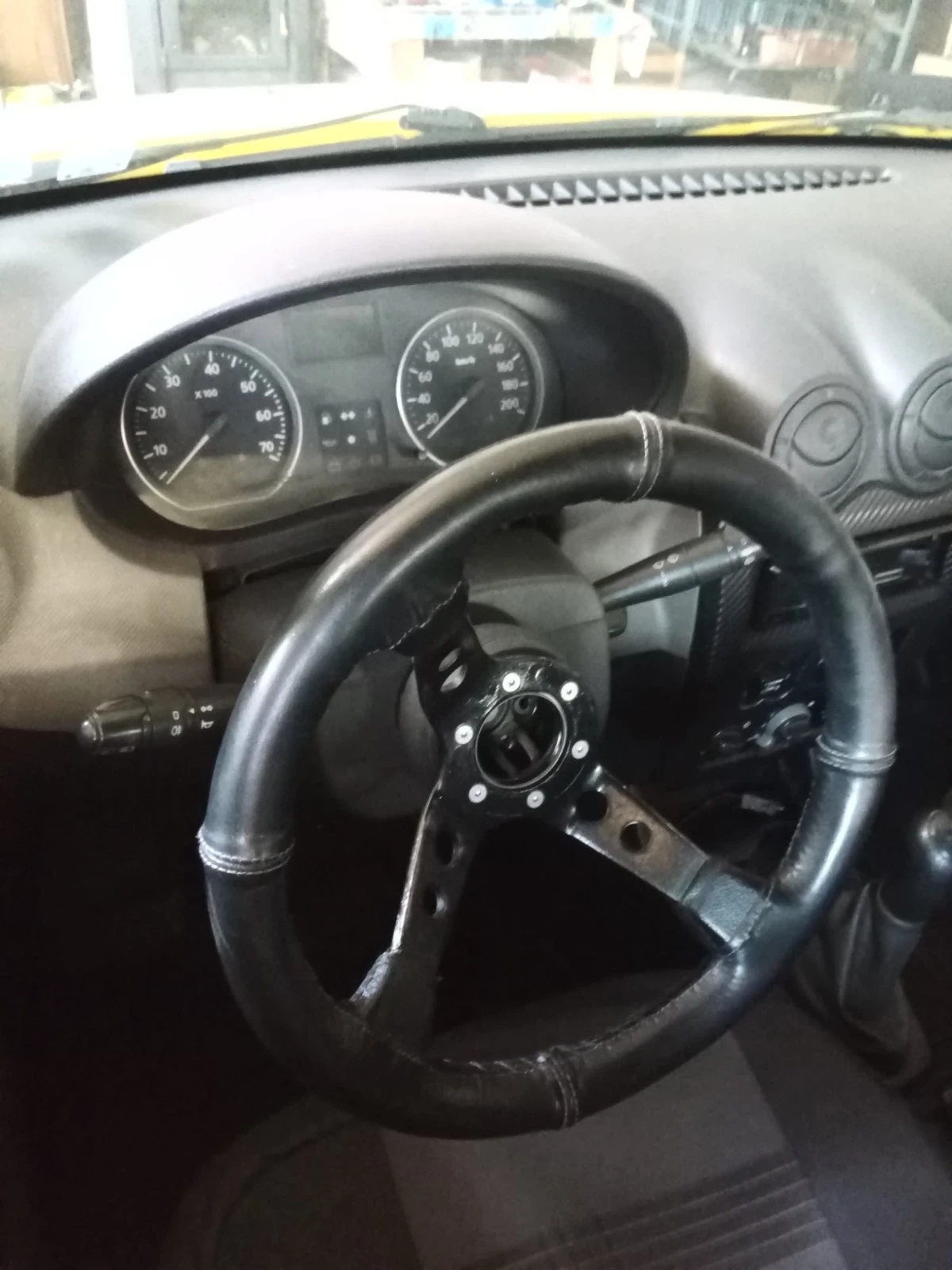Dacia Sandero 1.4i - изображение 7