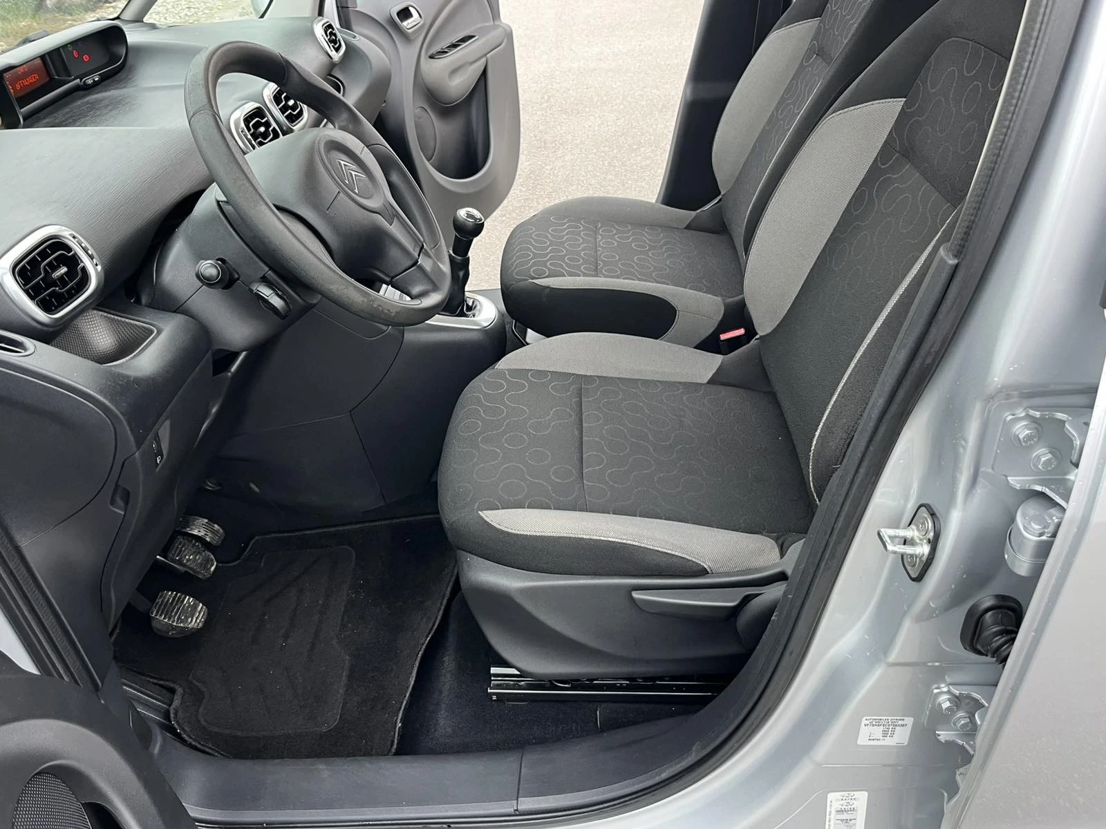 Citroen C3 Picasso 1.4I 95кс EURO 4 КЛИМАТИК АВТОПИЛОТ - изображение 8