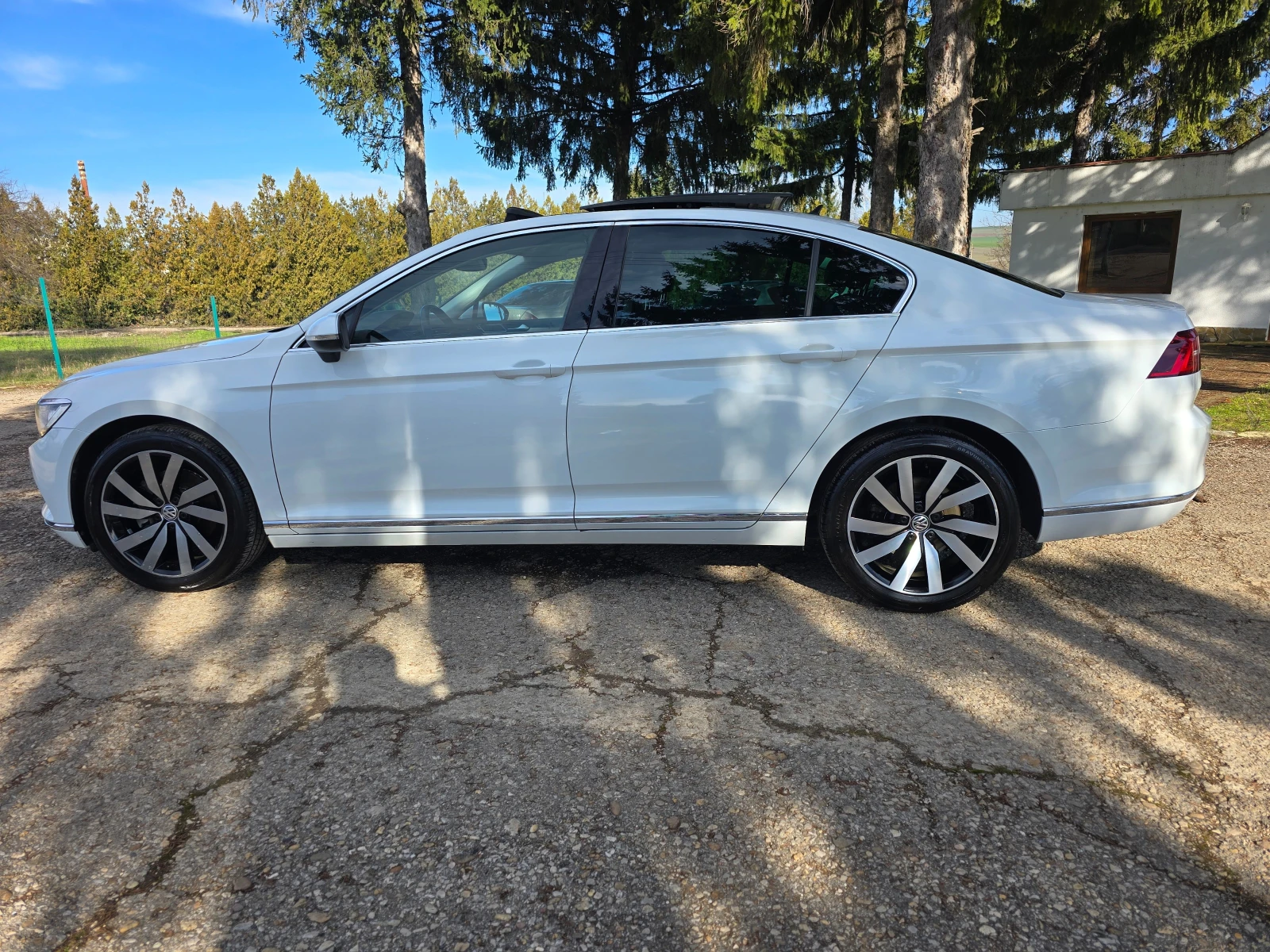 VW Passat 2.0TDI-EВРО 6В--АВТОМАТИК-ПАНОРАМА-ЛЕД ФАРОВЕ - изображение 3