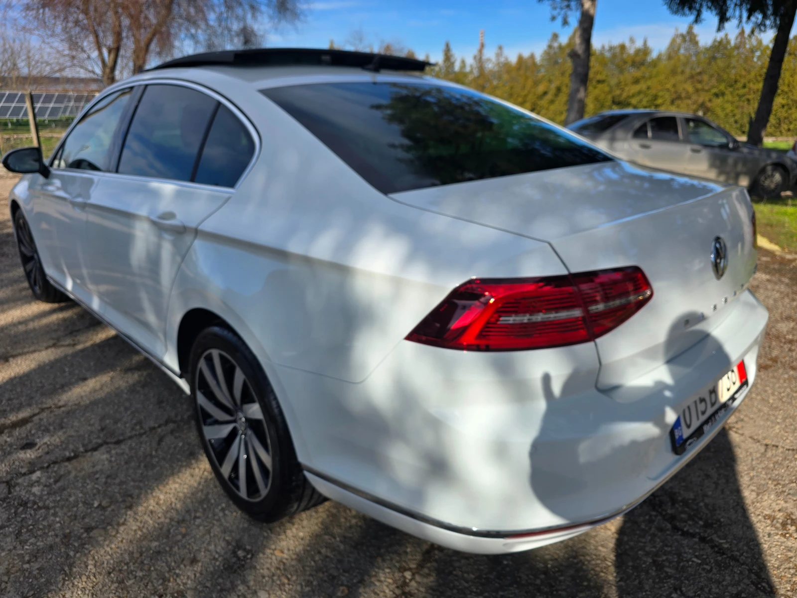 VW Passat 2.0TDI-EВРО 6В--АВТОМАТИК-ПАНОРАМА-ЛЕД ФАРОВЕ - изображение 4