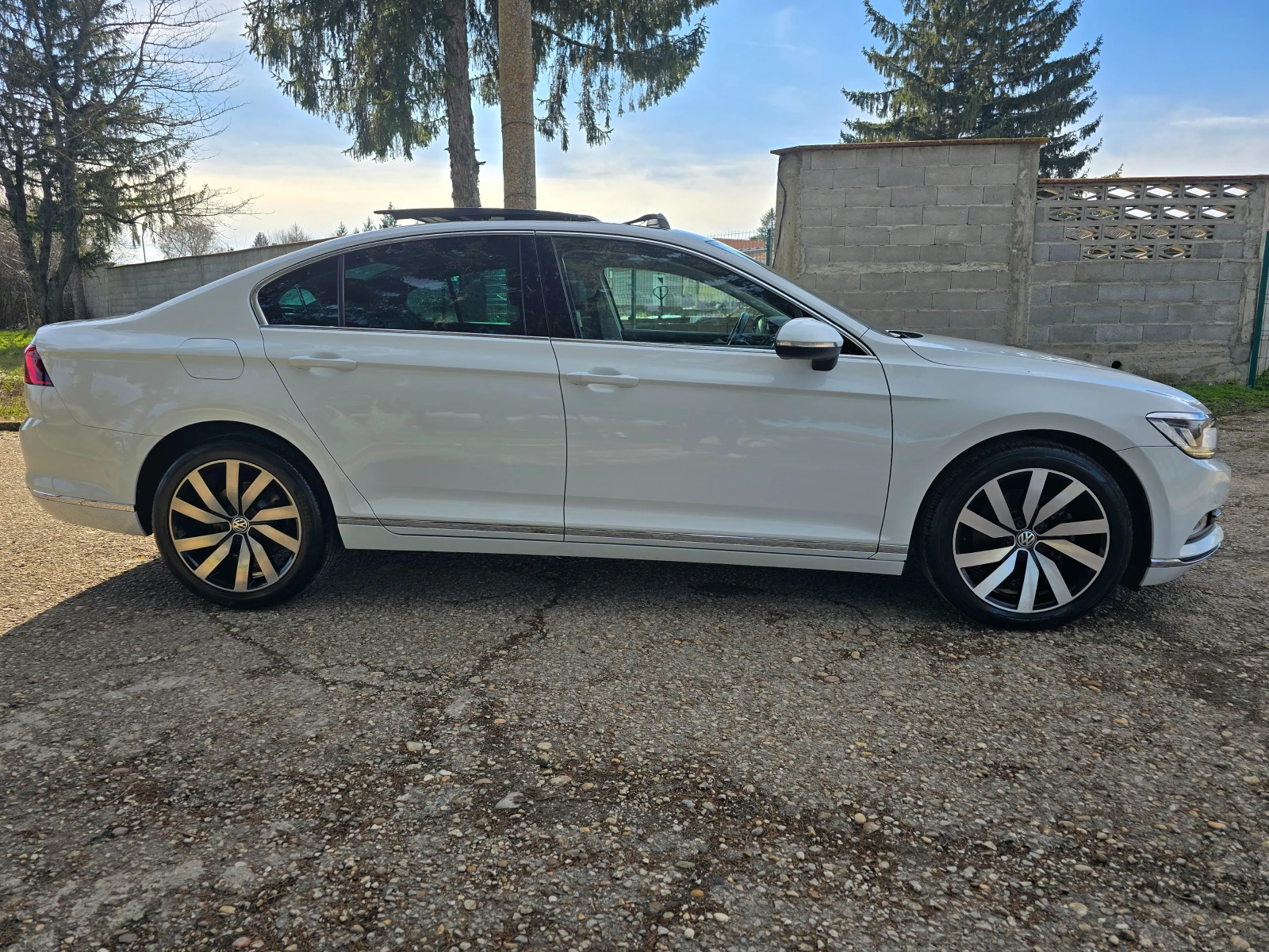 VW Passat 2.0TDI-EВРО 6В--АВТОМАТИК-ПАНОРАМА-ЛЕД ФАРОВЕ - изображение 6