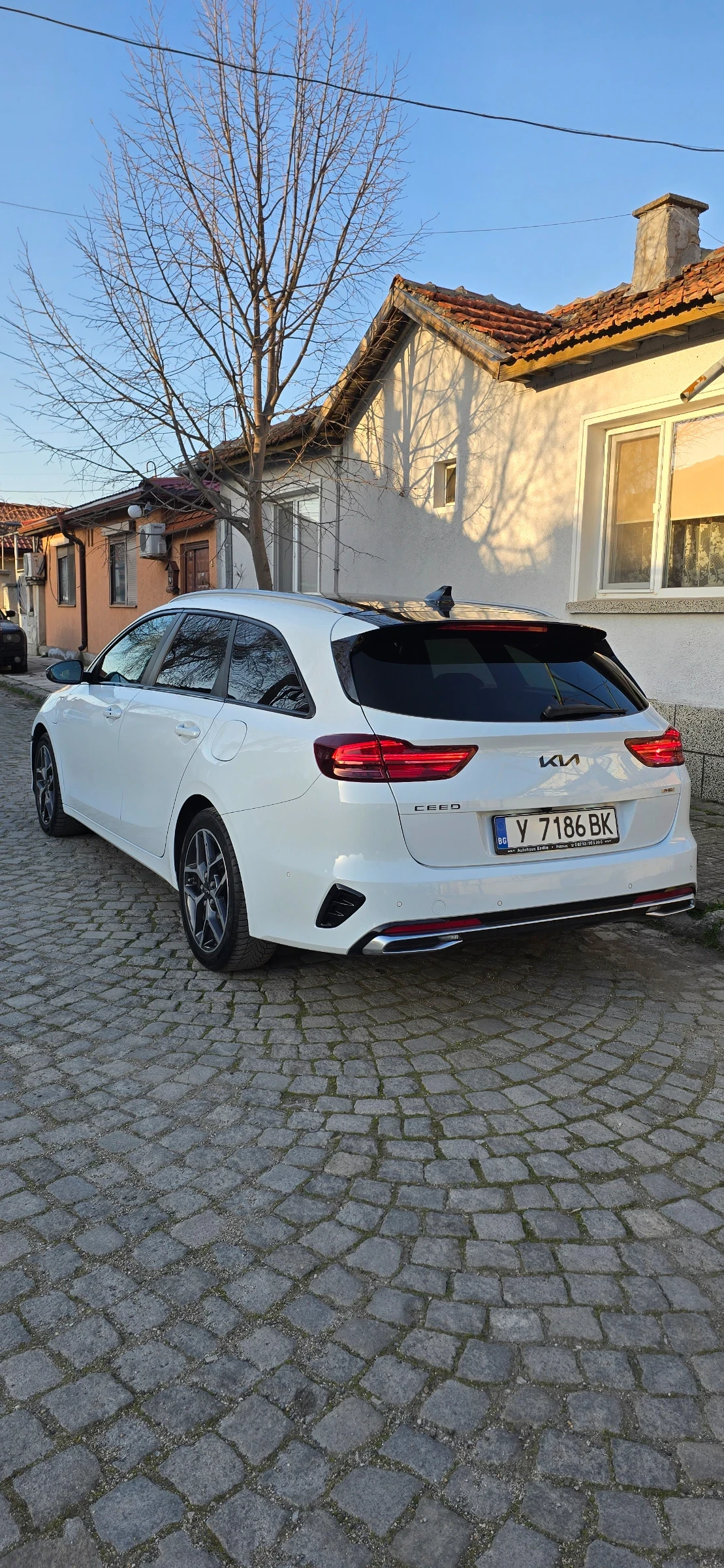 Kia Ceed Plug In Hybrid, снимка 4 - Автомобили и джипове - 53829351