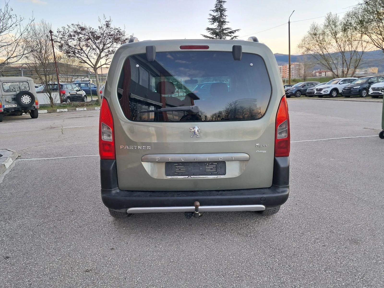 Peugeot Partner 1.6 HDi 110ks пътнически, снимка 4 - Автомобили и джипове - 54101855