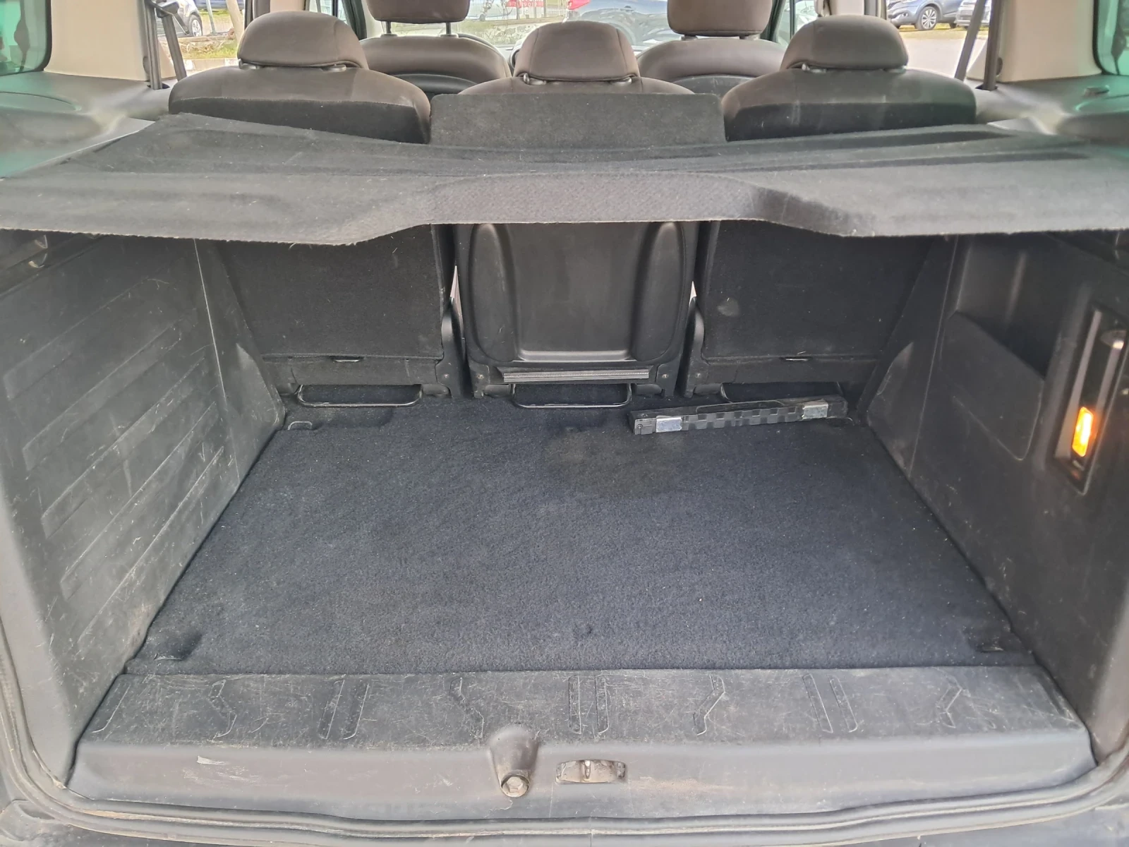 Peugeot Partner 1.6 HDi 110ks пътнически, снимка 8 - Автомобили и джипове - 54101855