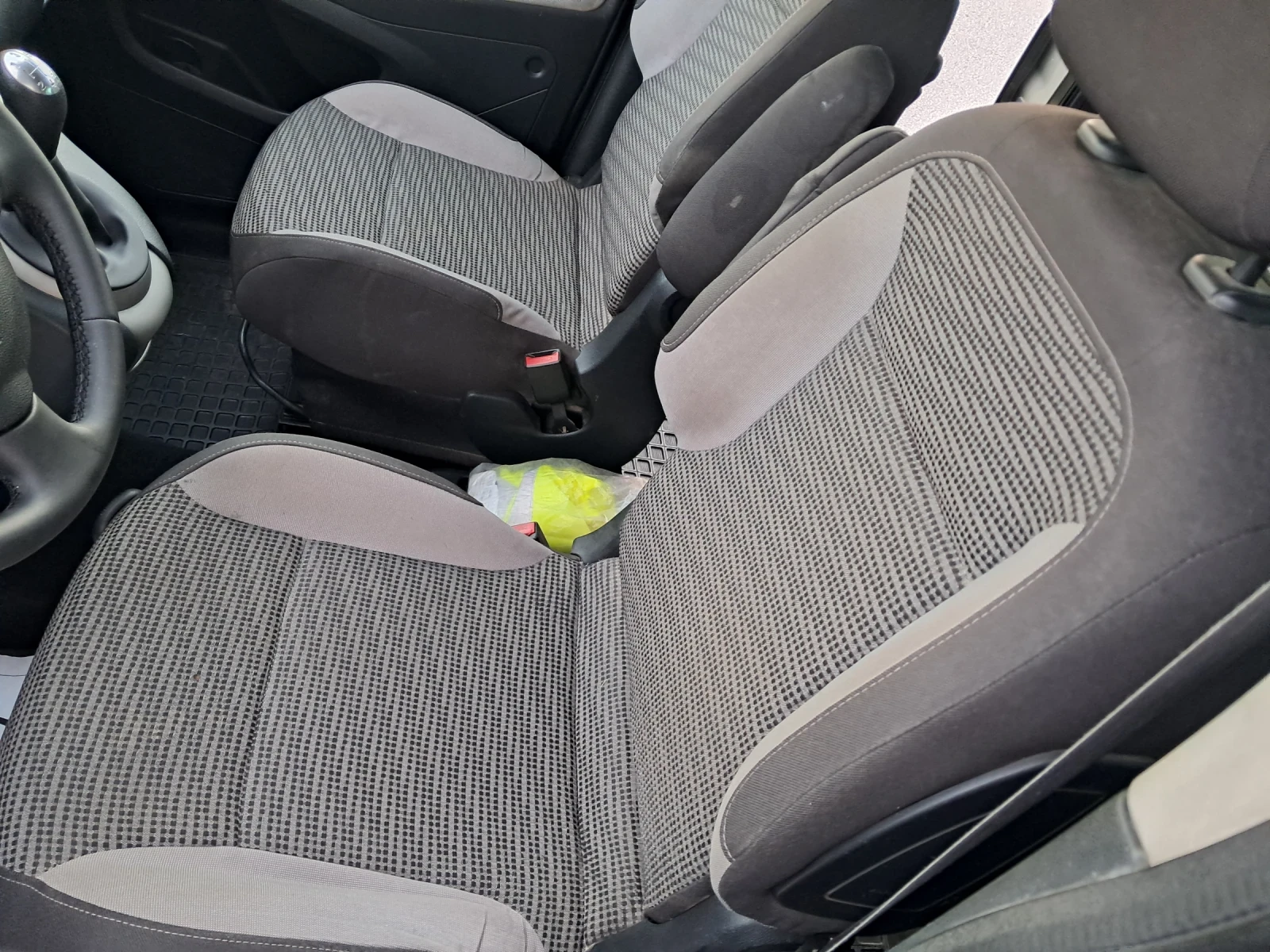 Peugeot Partner 1.6 HDi 110ks пътнически, снимка 11 - Автомобили и джипове - 54101855