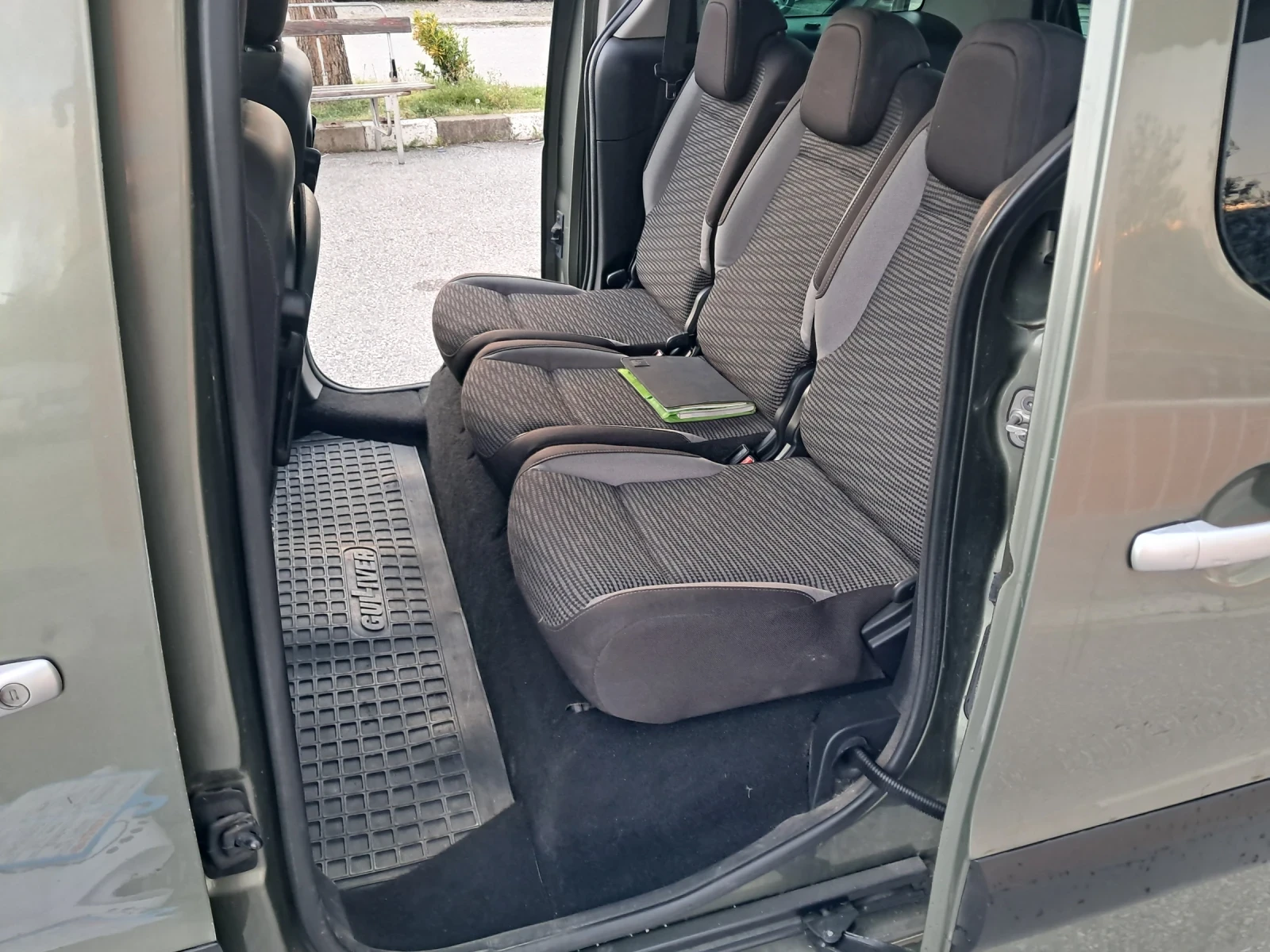 Peugeot Partner 1.6 HDi 110ks пътнически, снимка 7 - Автомобили и джипове - 54101855