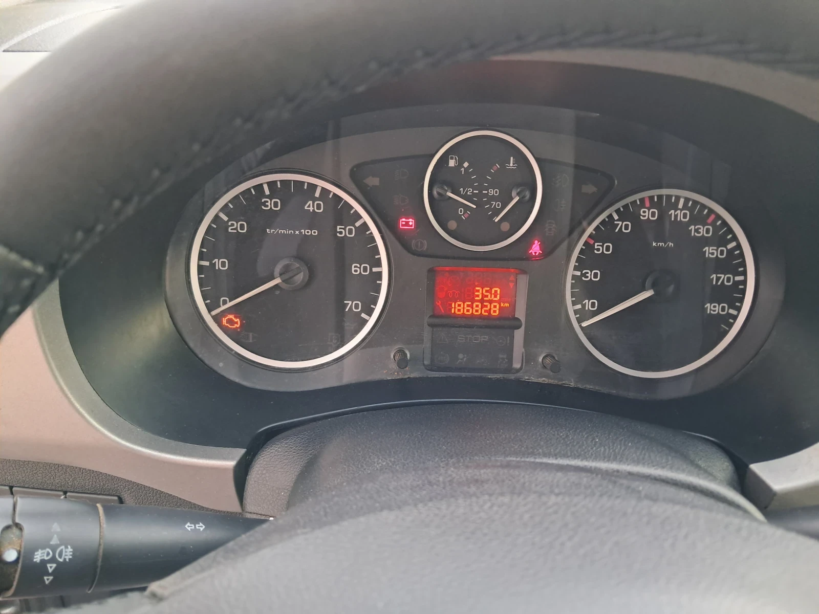 Peugeot Partner 1.6 HDi 110ks пътнически, снимка 13 - Автомобили и джипове - 54101855