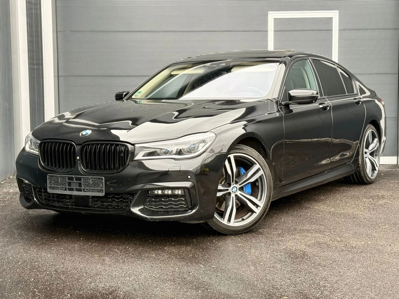 BMW 740 BMW 740d M SPORT* NIGHT* 3xTV* 360* Laser* Assist*, снимка 2 - Автомобили и джипове - 54111963