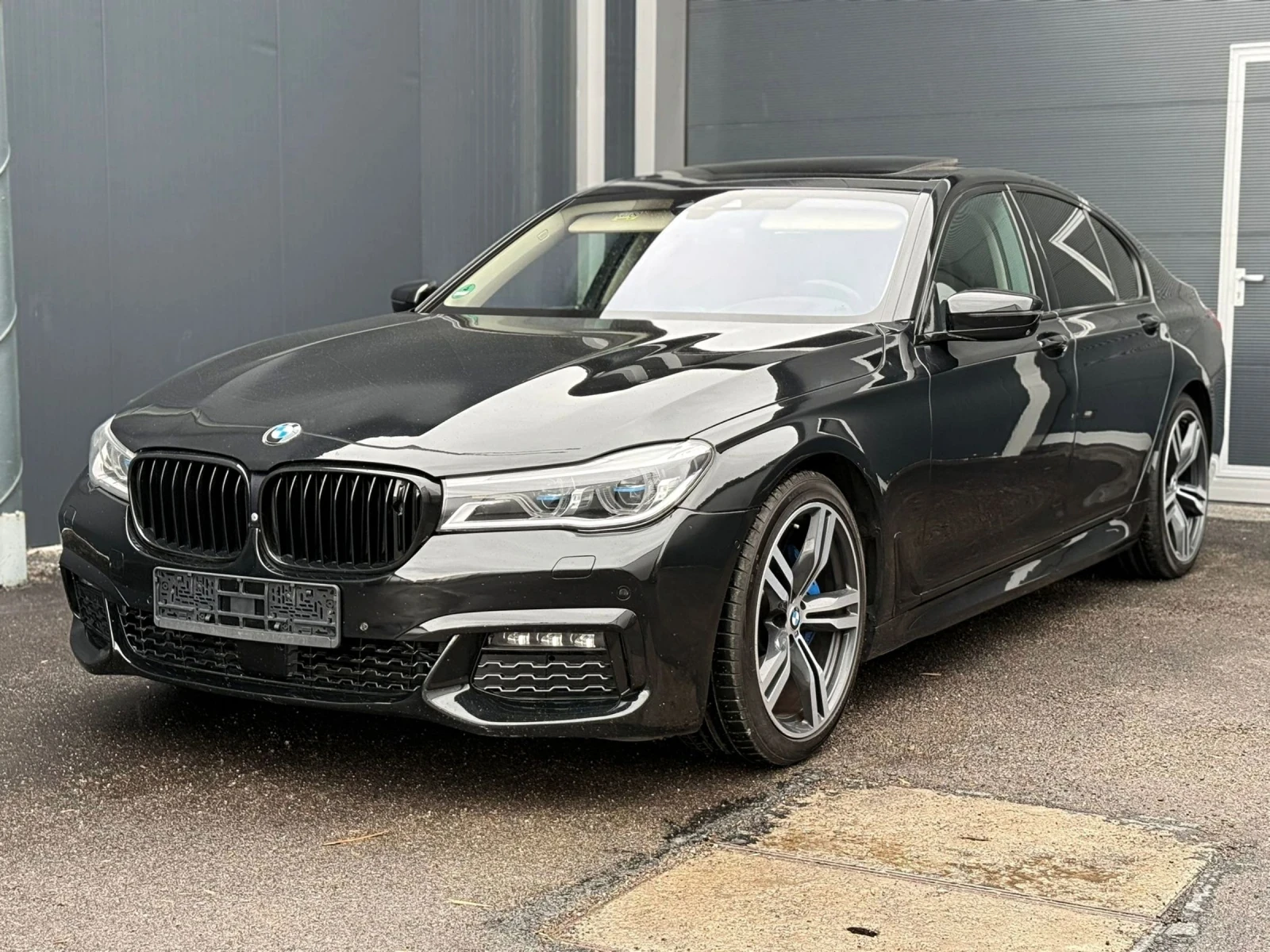 BMW 740 BMW 740d M SPORT* NIGHT* 3xTV* 360* Laser* Assist*, снимка 7 - Автомобили и джипове - 54111963