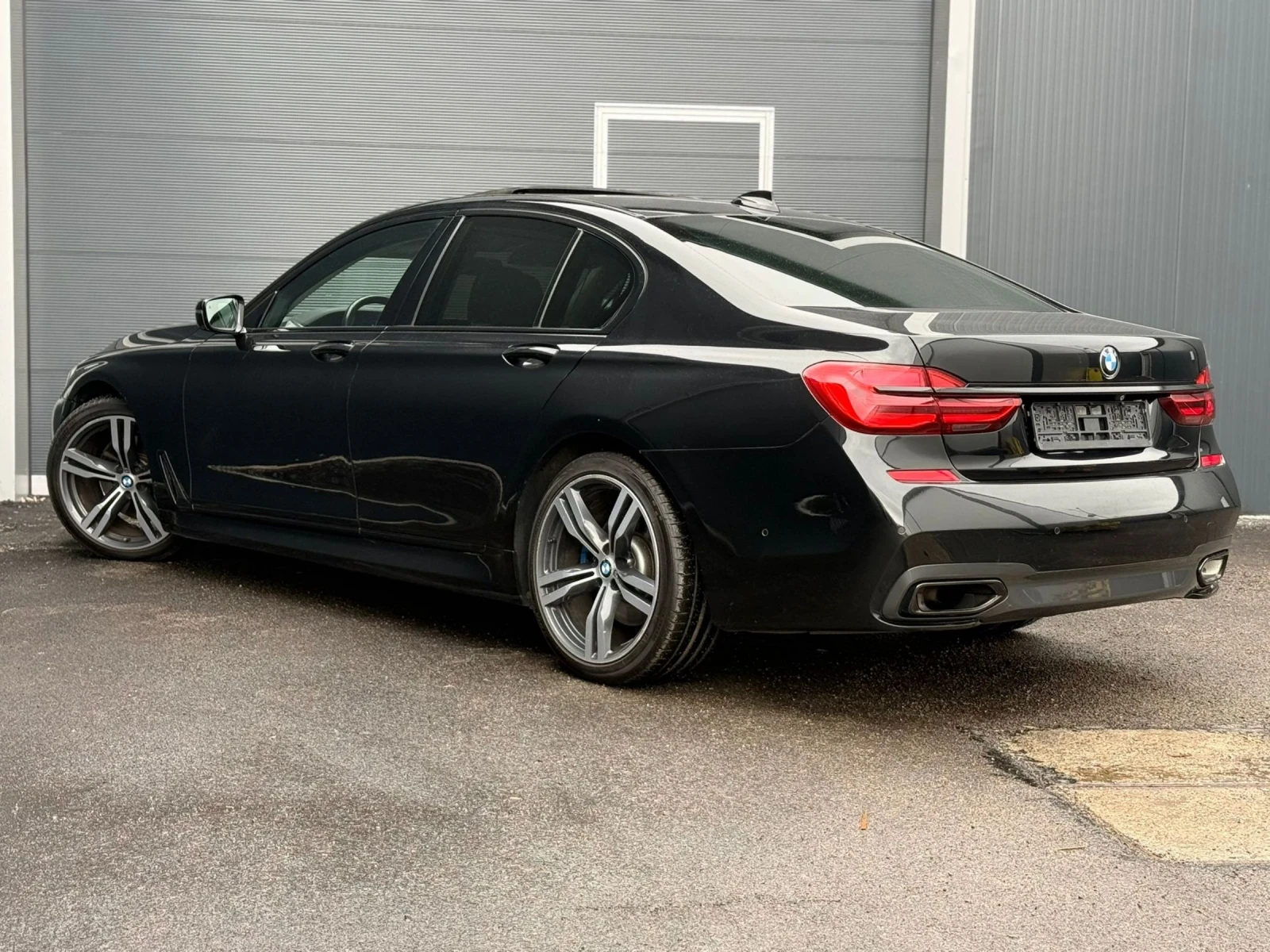 BMW 740 BMW 740d M SPORT* NIGHT* 3xTV* 360* Laser* Assist*, снимка 6 - Автомобили и джипове - 54111963