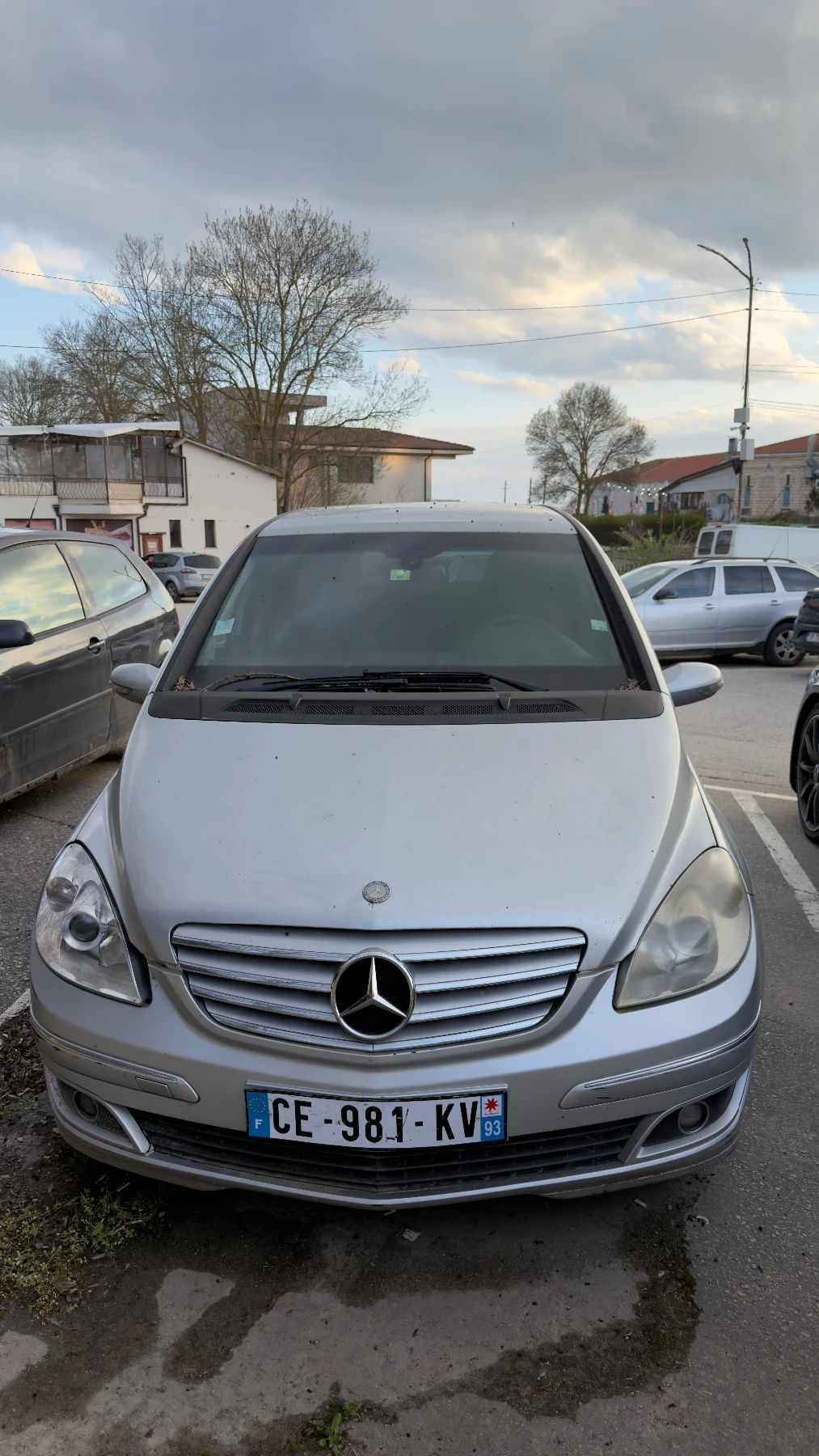 Mercedes-Benz B 180