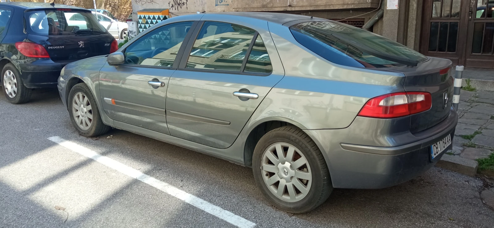 Renault Laguna 2, снимка 3 - Автомобили и джипове - 54311164