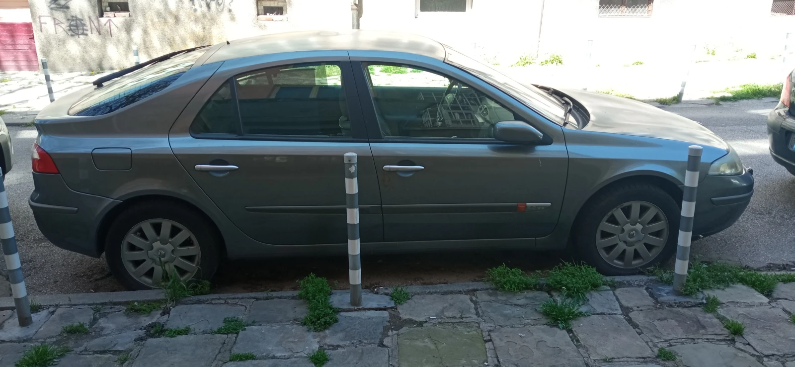 Renault Laguna 2, снимка 2 - Автомобили и джипове - 54311164