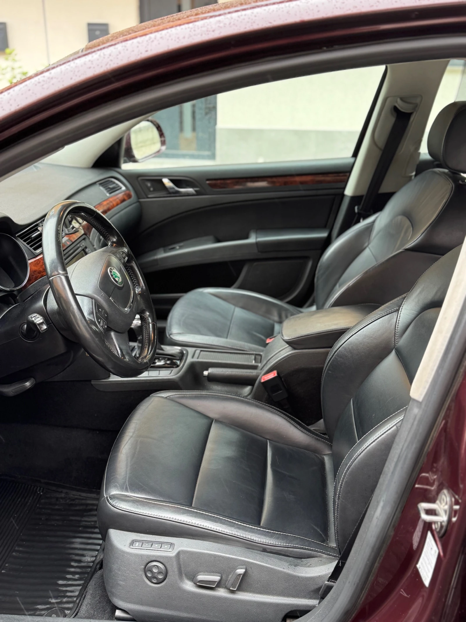Skoda Superb 2.0/DSG/Отлична/, снимка 13 - Автомобили и джипове - 54368943
