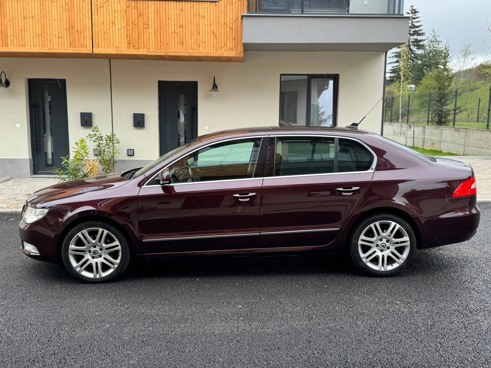 Skoda Superb 2.0/DSG/Отлична/, снимка 4 - Автомобили и джипове - 54368943