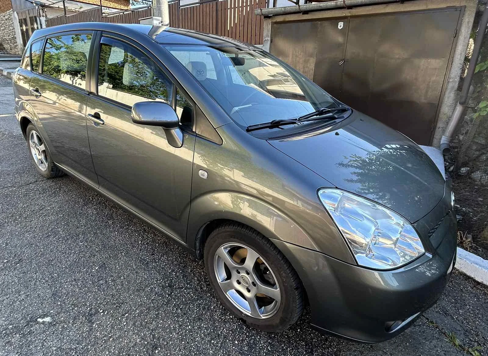 Toyota Corolla verso, снимка 4 - Автомобили и джипове - 54455109
