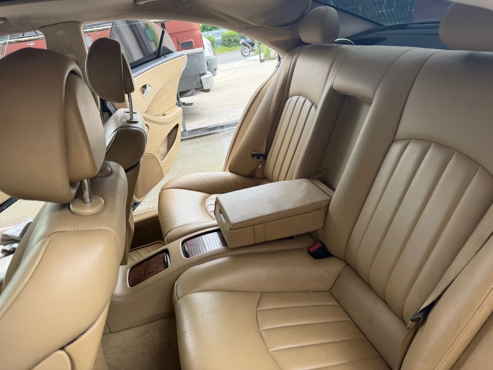 Mercedes-Benz CLS 320, снимка 8 - Автомобили и джипове - 54523364