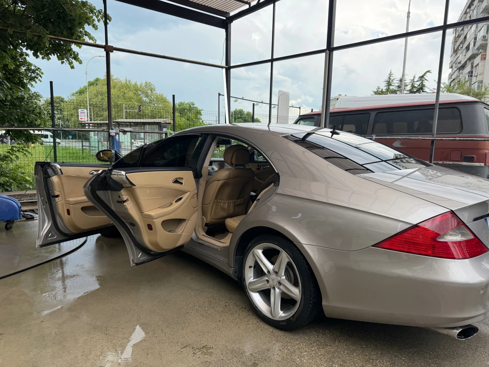 Mercedes-Benz CLS 320, снимка 3 - Автомобили и джипове - 54523364