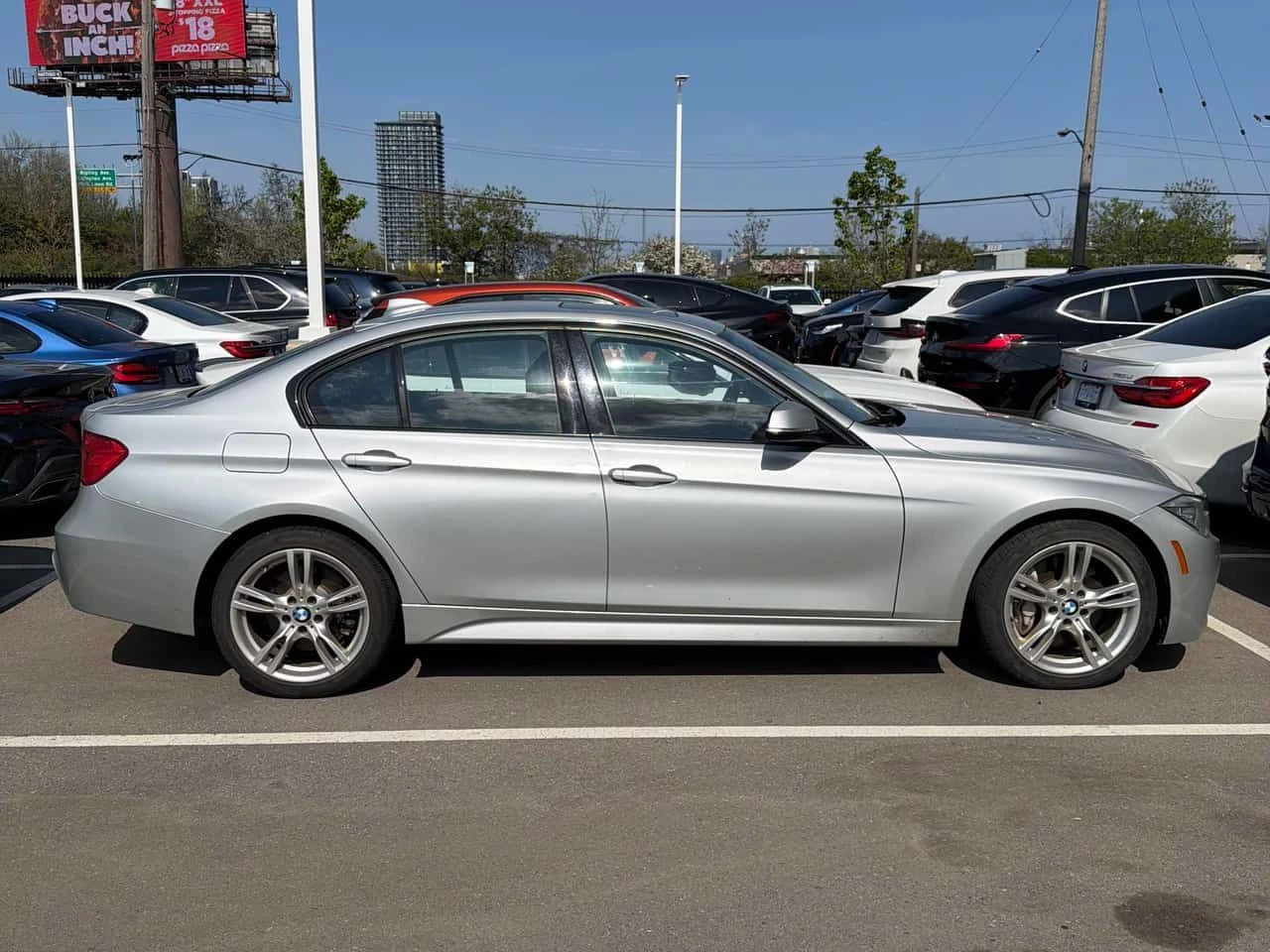 BMW 335 * xDrive * ПРЕДСТАВИТЕЛСТВО * КАМЕРА * ПОДГРЕВИ, снимка 12 - Автомобили и джипове - 54611707