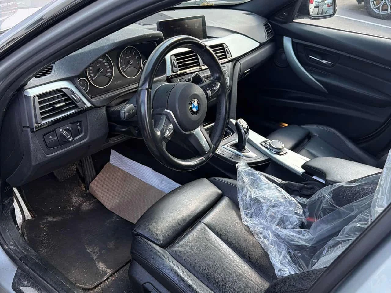 BMW 335 * xDrive * ПРЕДСТАВИТЕЛСТВО * КАМЕРА * ПОДГРЕВИ, снимка 5 - Автомобили и джипове - 54611707