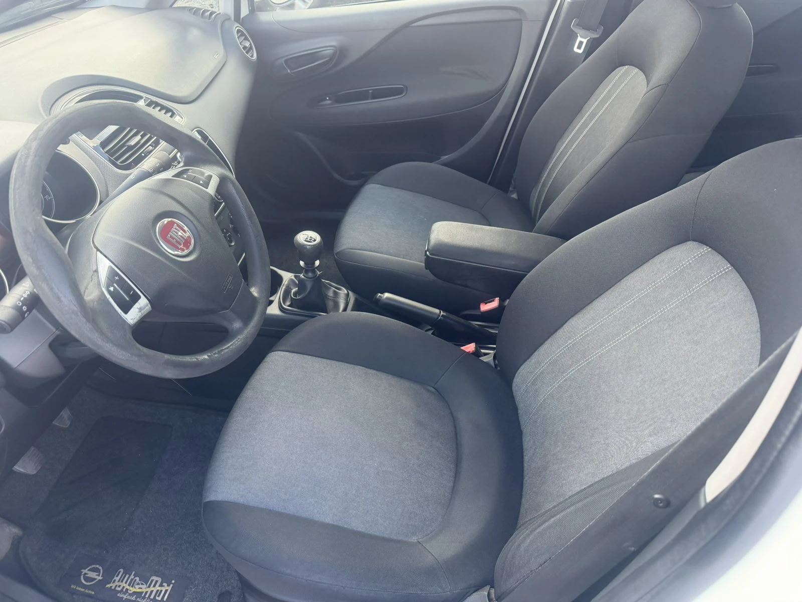 Fiat Punto 1.4 BENZ/GAS EURO 6, снимка 6 - Автомобили и джипове - 54747489