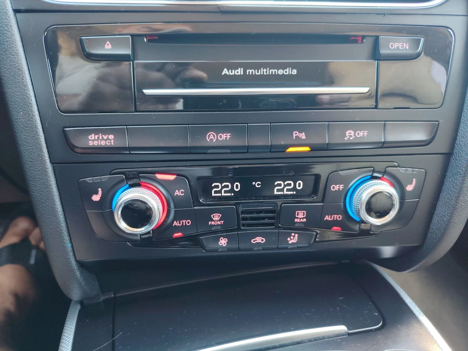 Audi A4 2.0tdi avtomatik, снимка 16 - Автомобили и джипове - 55304464