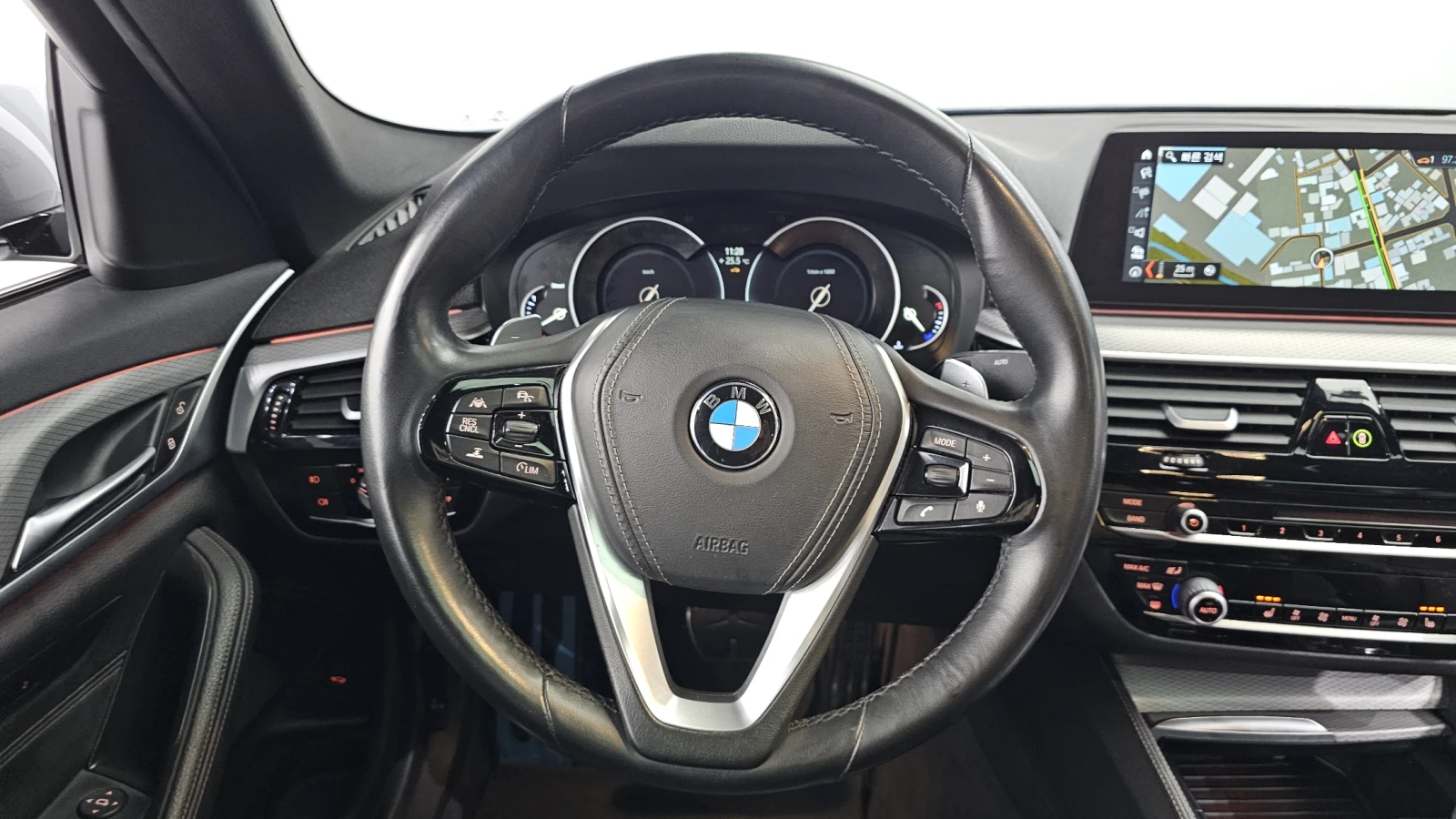 BMW 520 BLIND SPOT* HUD* ЛЮК* КРАЙНА ЦЕНА, снимка 13 - Автомобили и джипове - 55344745