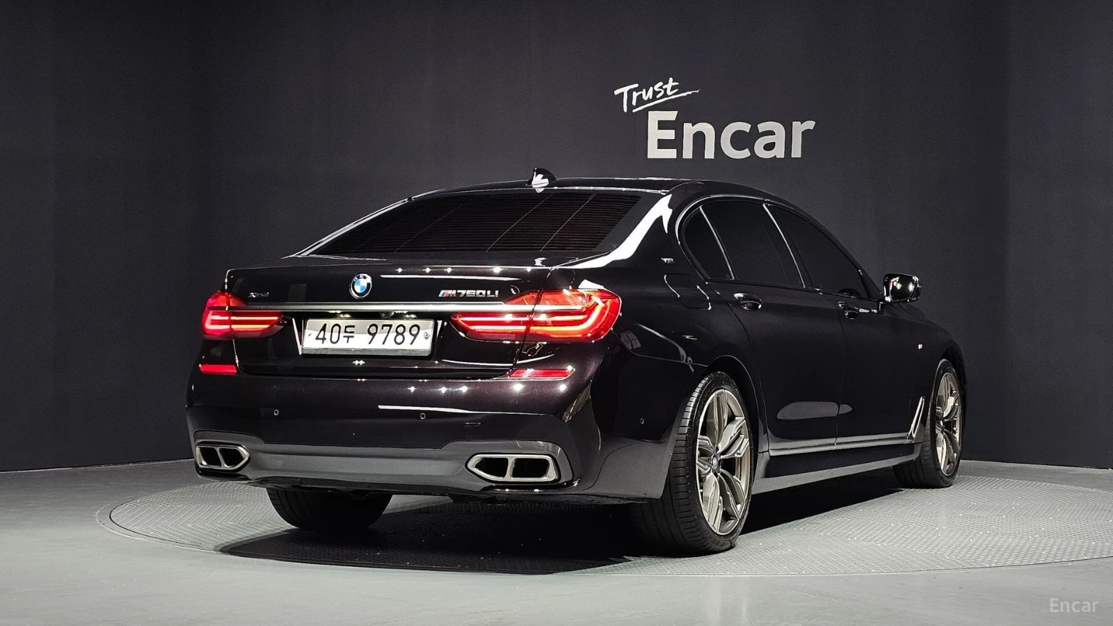 BMW 760 Li xDrive* V 12* 360* HUD* HARMAN* МАСАЖ* ОБДУХ, снимка 2 - Автомобили и джипове - 55646364