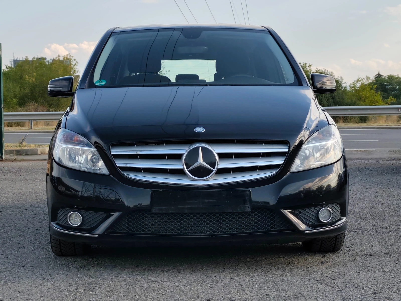 Mercedes-Benz B 180 i 122к.с.  Евро 6 + PDC+ Distronic+ Navi, снимка 2 - Автомобили и джипове - 55812360