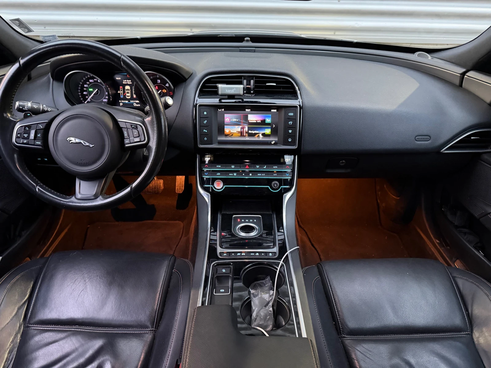 Jaguar XE Регистрирана! Всичко платено до 2027, реални км, снимка 10 - Автомобили и джипове - 55900179