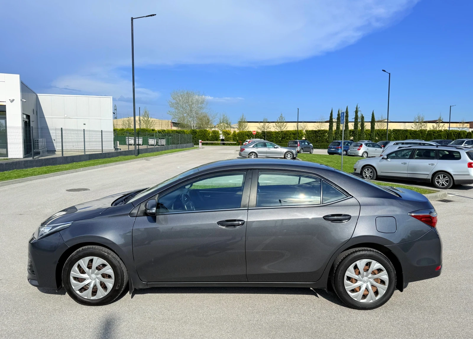 Toyota Corolla, снимка 2 - Автомобили и джипове - 56130070