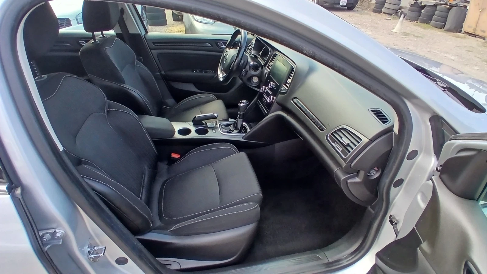 Renault Megane 1, 5 dci euro6b, снимка 10 - Автомобили и джипове - 56144959