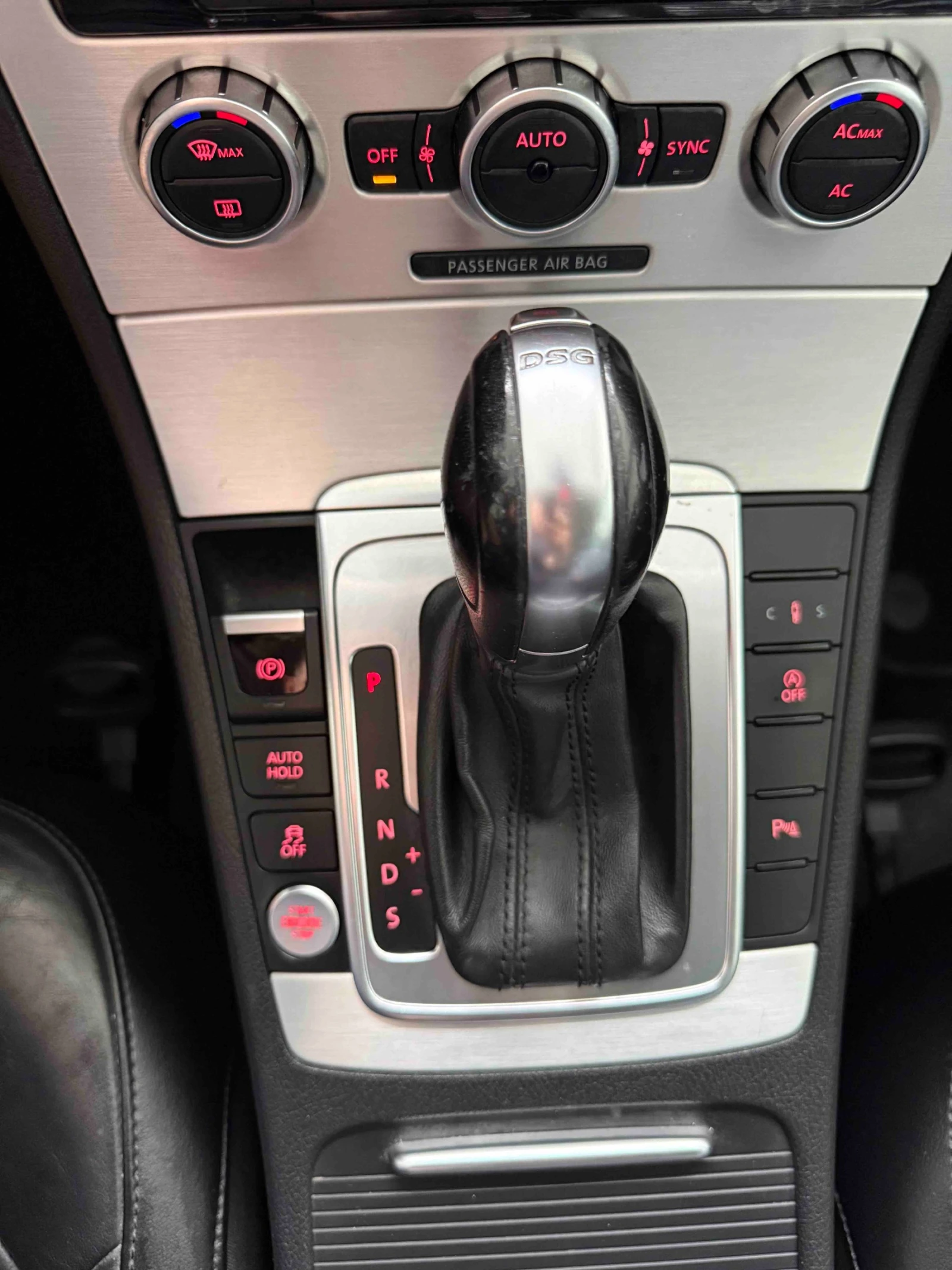 VW Passat 2.0 TDI 170к.с Comfortline, снимка 12 - Автомобили и джипове - 56224802