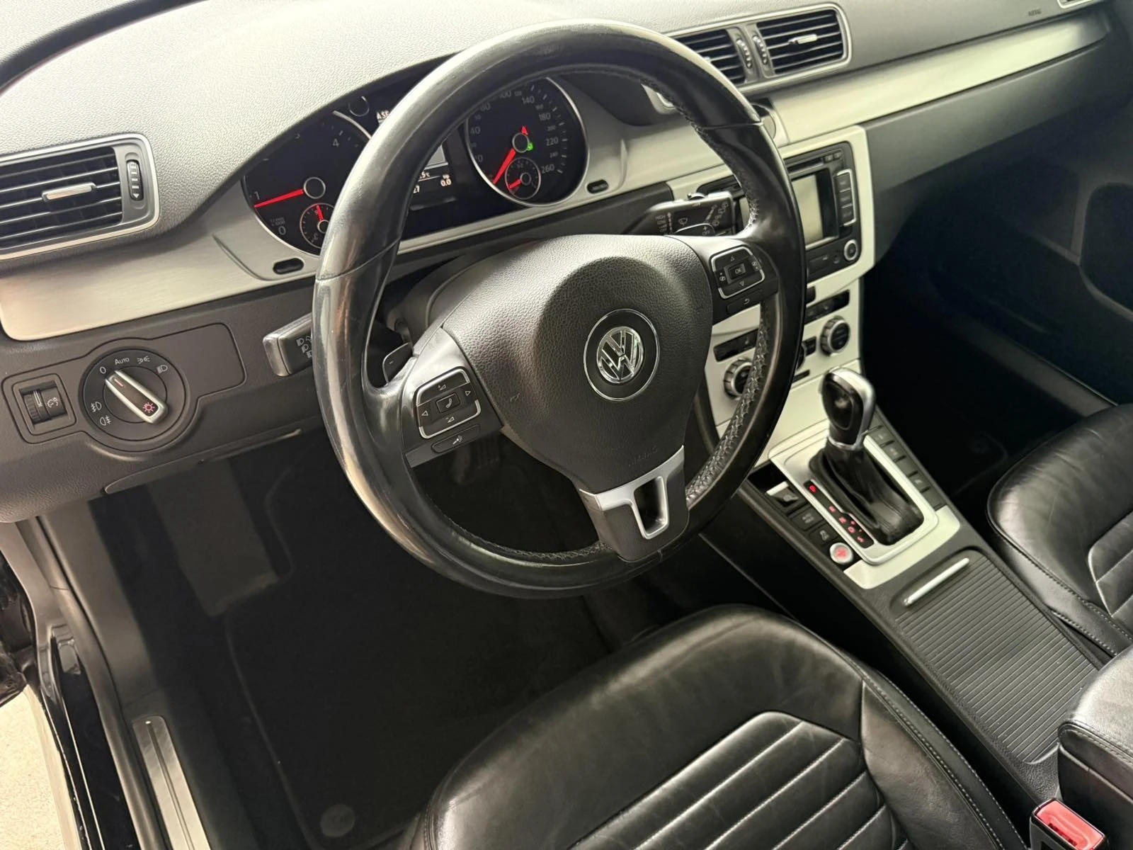 VW Passat 2.0 TDI 170к.с Comfortline, снимка 8 - Автомобили и джипове - 56224802