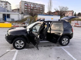 Dacia Duster 1.6i фабрична газ!, снимка 9