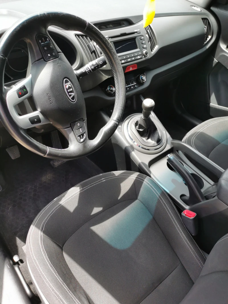 Kia Sportage, снимка 6 - Автомобили и джипове - 46247896