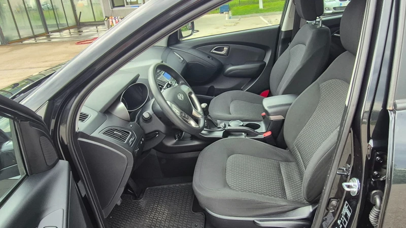 Hyundai IX35 2.0i 130000км Германия Отличен, снимка 9 - Автомобили и джипове - 50258470