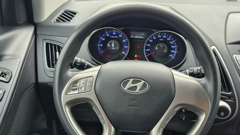 Hyundai IX35 2.0i 130000км Германия Отличен, снимка 14 - Автомобили и джипове - 50258470