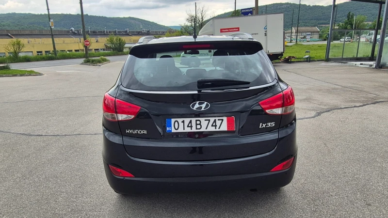 Hyundai IX35 2.0i 130000км Германия Отличен, снимка 7 - Автомобили и джипове - 50258470
