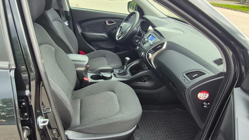 Hyundai IX35 2.0i 130000км Германия Отличен, снимка 10 - Автомобили и джипове - 50258470
