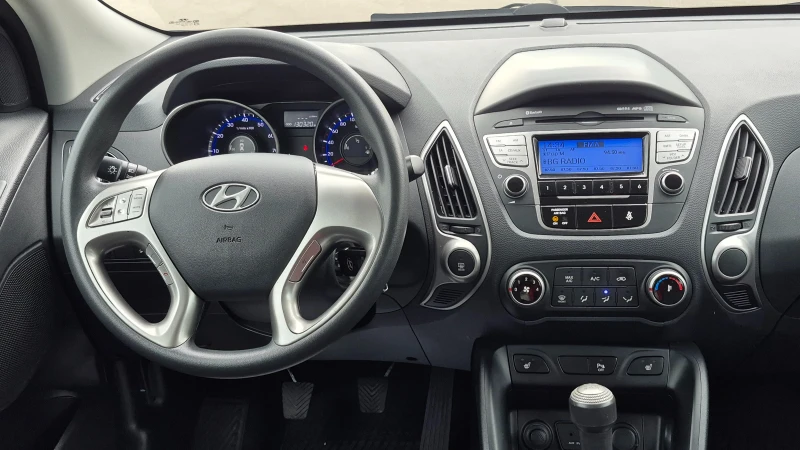 Hyundai IX35 2.0i 130000км Германия Отличен, снимка 13 - Автомобили и джипове - 50258470