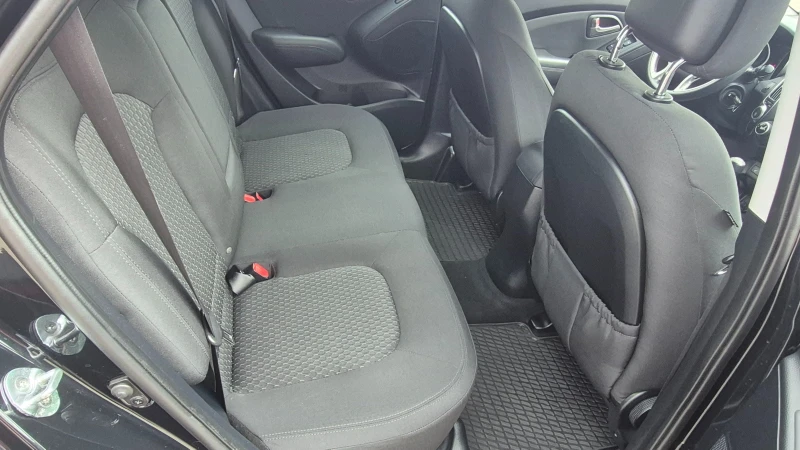 Hyundai IX35 2.0i 130000км Германия Отличен, снимка 11 - Автомобили и джипове - 50258470