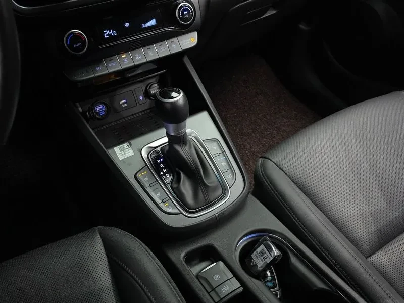 Hyundai Kona Hybrid Inspiration, снимка 10 - Автомобили и джипове - 54751059