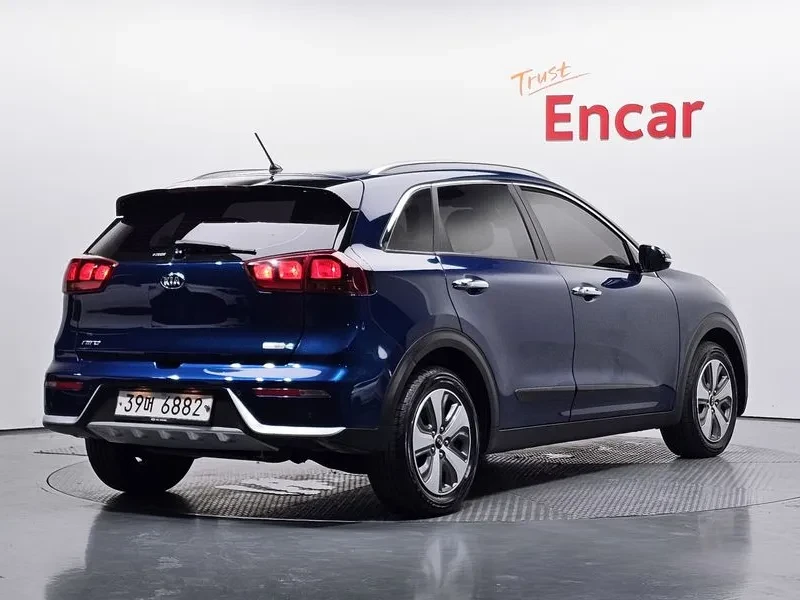Kia Niro  Luxury, снимка 2 - Автомобили и джипове - 56321932