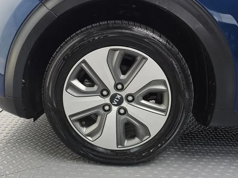 Kia Niro  Luxury, снимка 5 - Автомобили и джипове - 56321932