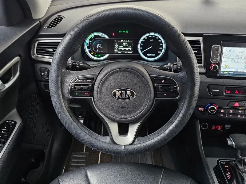 Kia Niro  Luxury, снимка 15 - Автомобили и джипове - 56321932