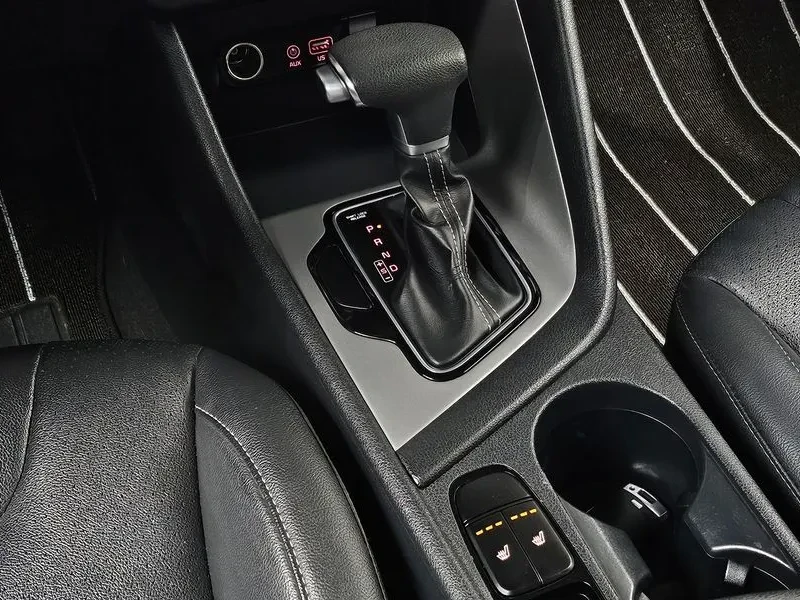 Kia Niro  Luxury, снимка 9 - Автомобили и джипове - 56321932