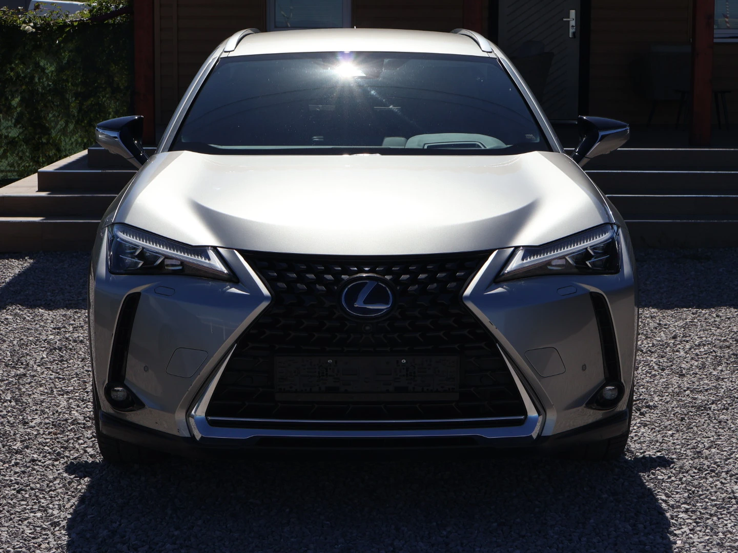 Lexus UX 250h 360 КАМЕРА/HUD/BSM/ПОДГРЕВ И ОБДУХВАНЕ/ЕЛ.БАГАЖНИК - изображение 2
